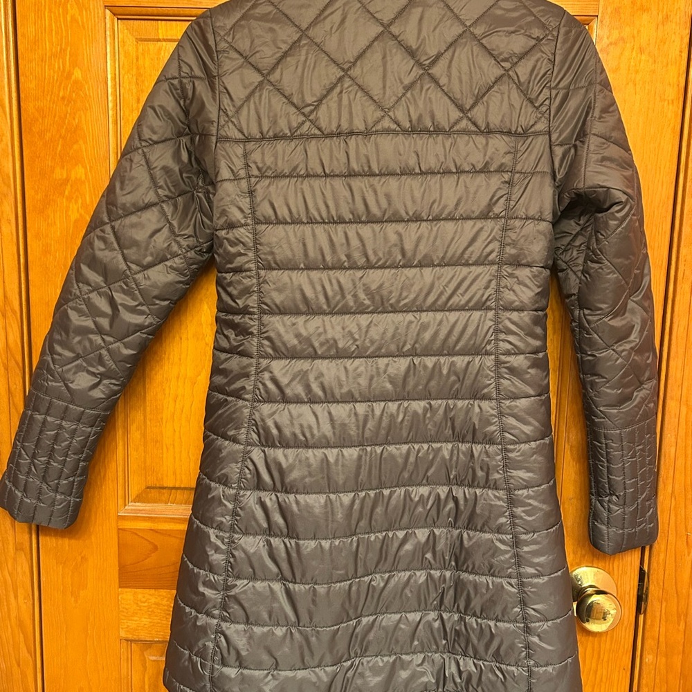Patagonia Women's Charcoal Quilted Puffer Coat - Picture 2 of 3